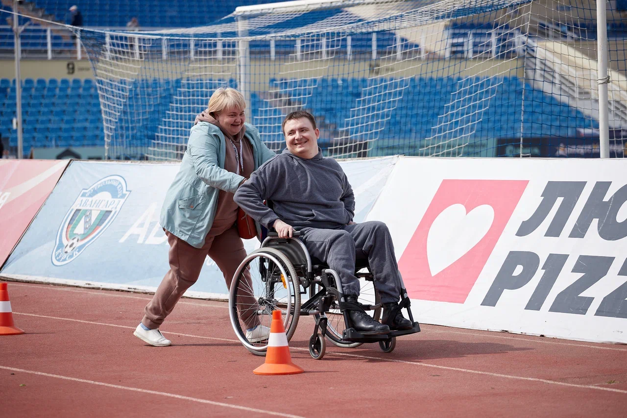 В Курске на стадионе «Трудовые резервы» проходит ежегодная городская спартакиада среди инвалидов