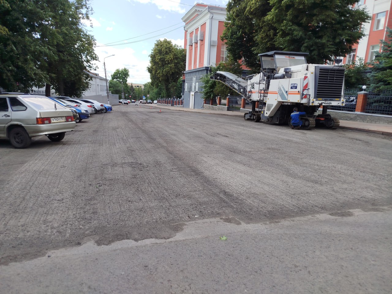 В Курске ремонтируют проезжую часть улицы Горького