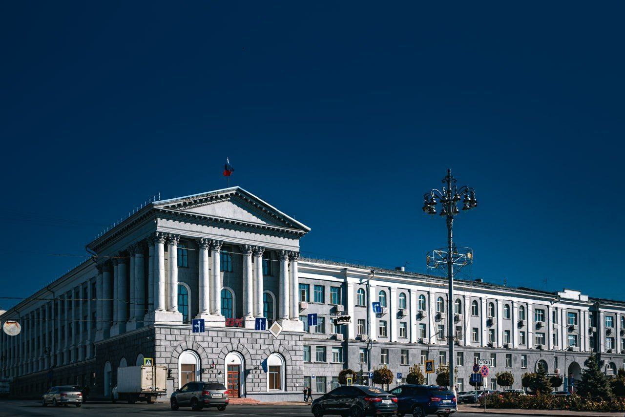 В Курске балконы на Ленина, 108, перекрасят в серый цвет
