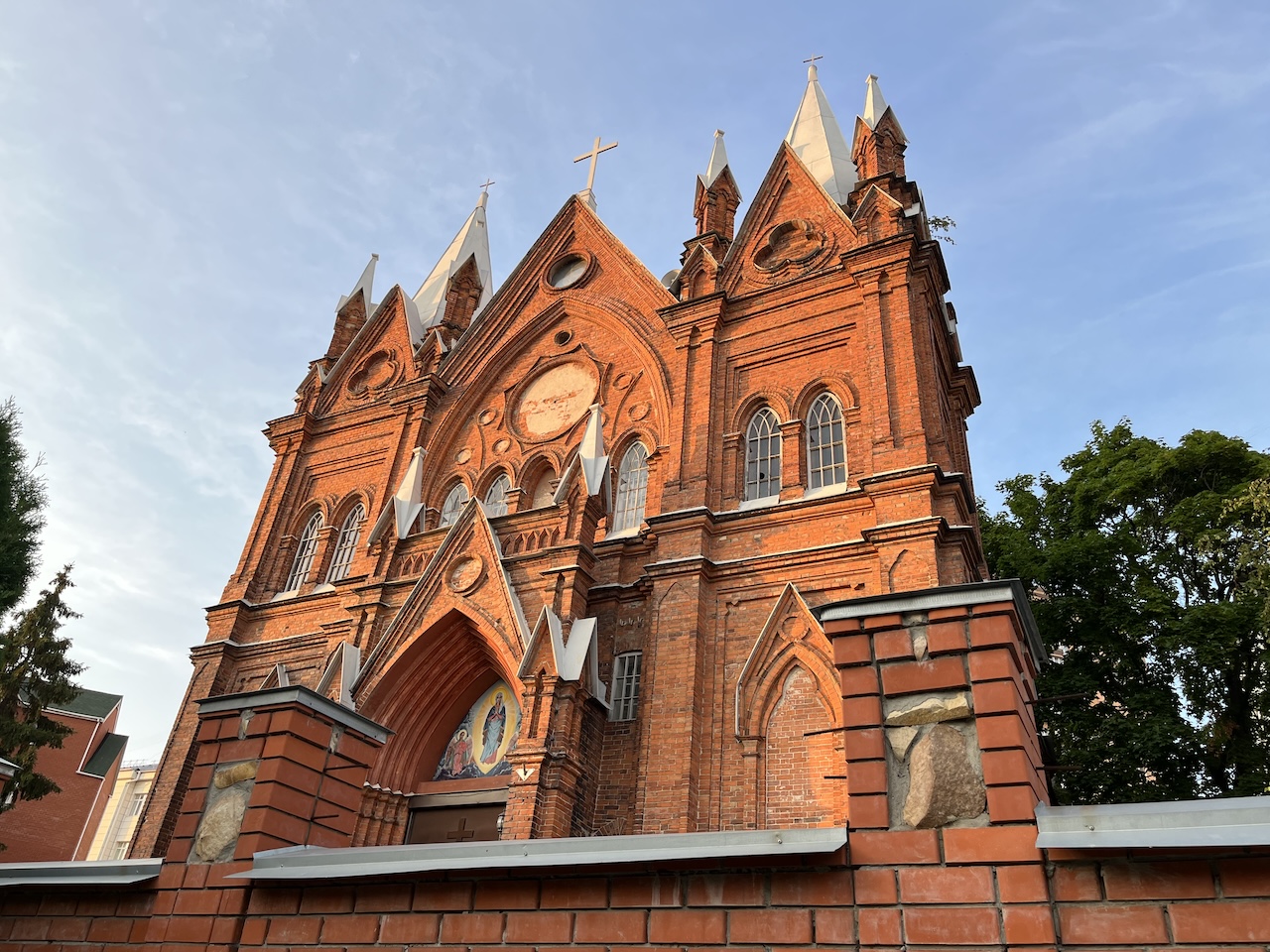 В рейтинг «Готика в России» попали католический костел в Курске и усадьба графа Нелидова