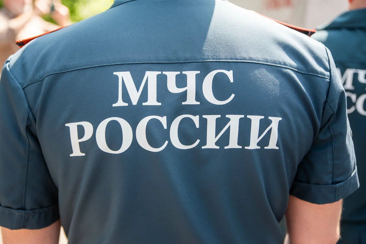 В центре Курска идут плановые пожарно-тактические учения МЧС России