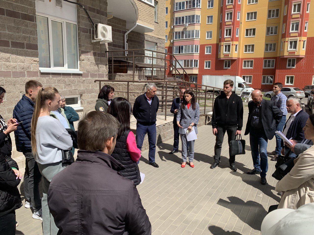 В Курске жильцы дома на проспекте А. Дериглазова требуют устранения строительных недочётов от застройщика