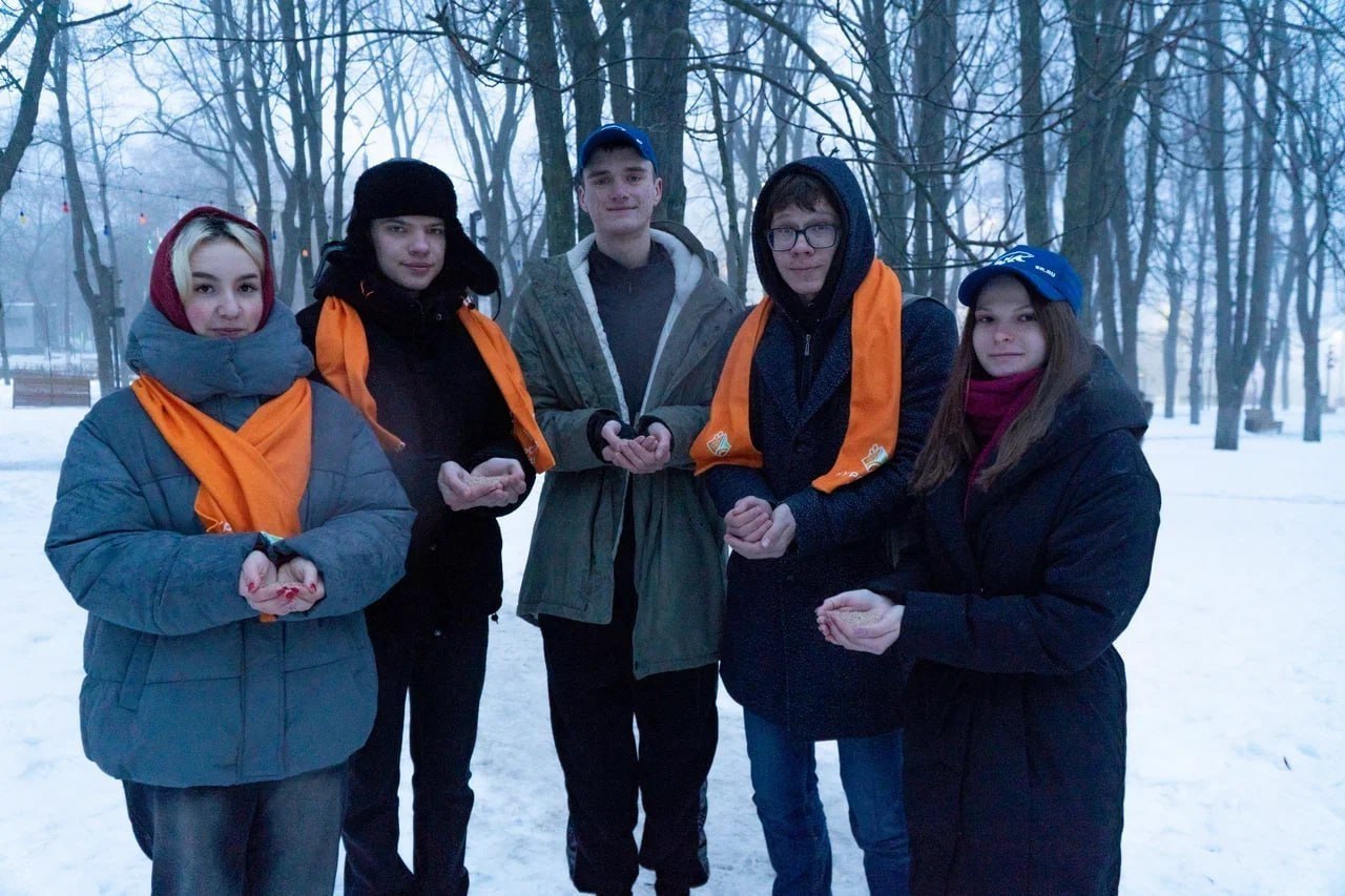 Сотрудники и студенты Курского государственного аграрного университета поучаствовали в  акции «Покормите птиц»